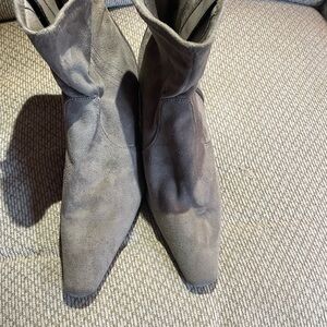 Stylish Gray Women's Boots